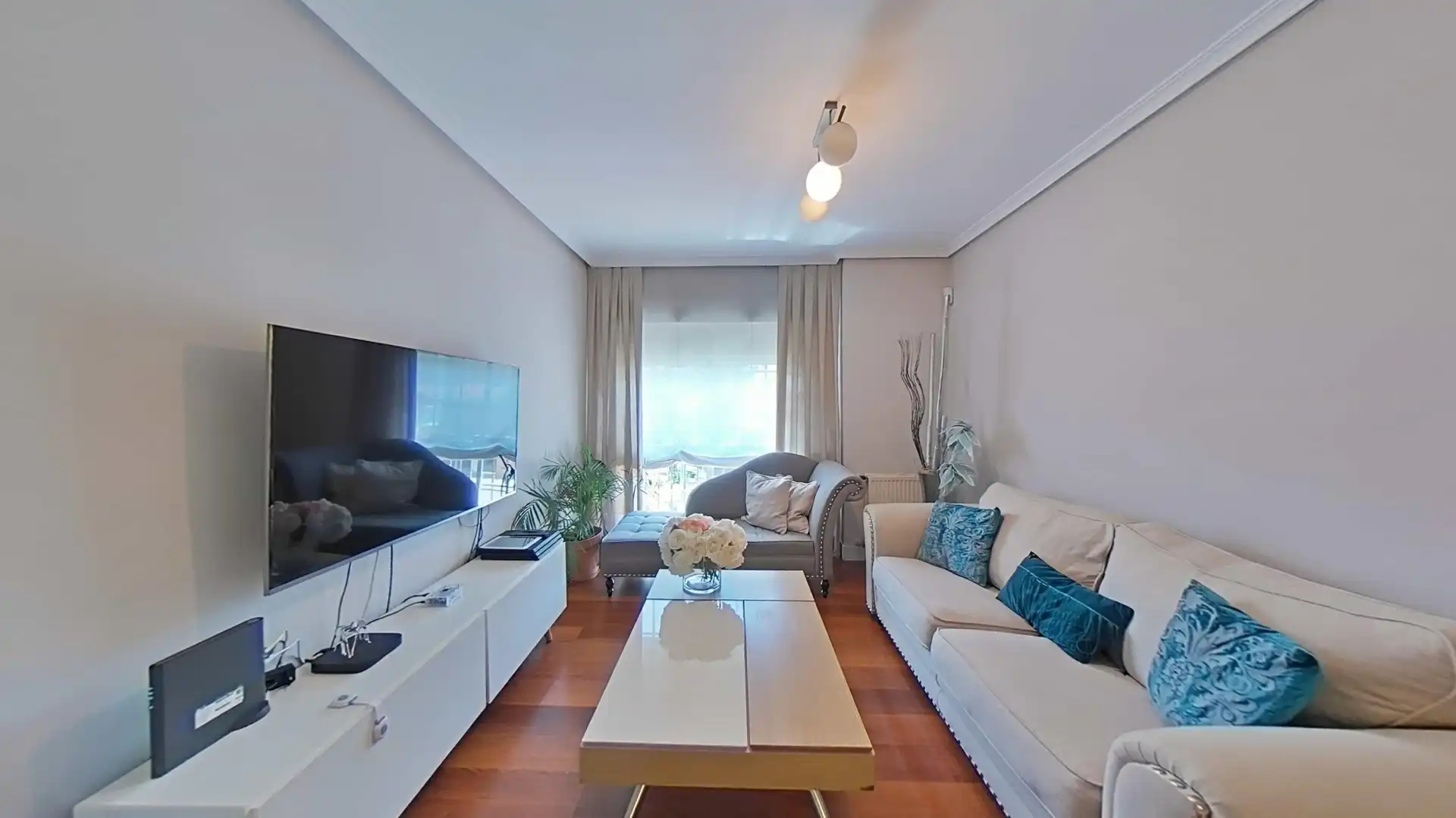 Sala de estar de Apartamento de alquiler en Villaviciosa de Odón con Aire acondicionado, Calefacción y Jardín privado