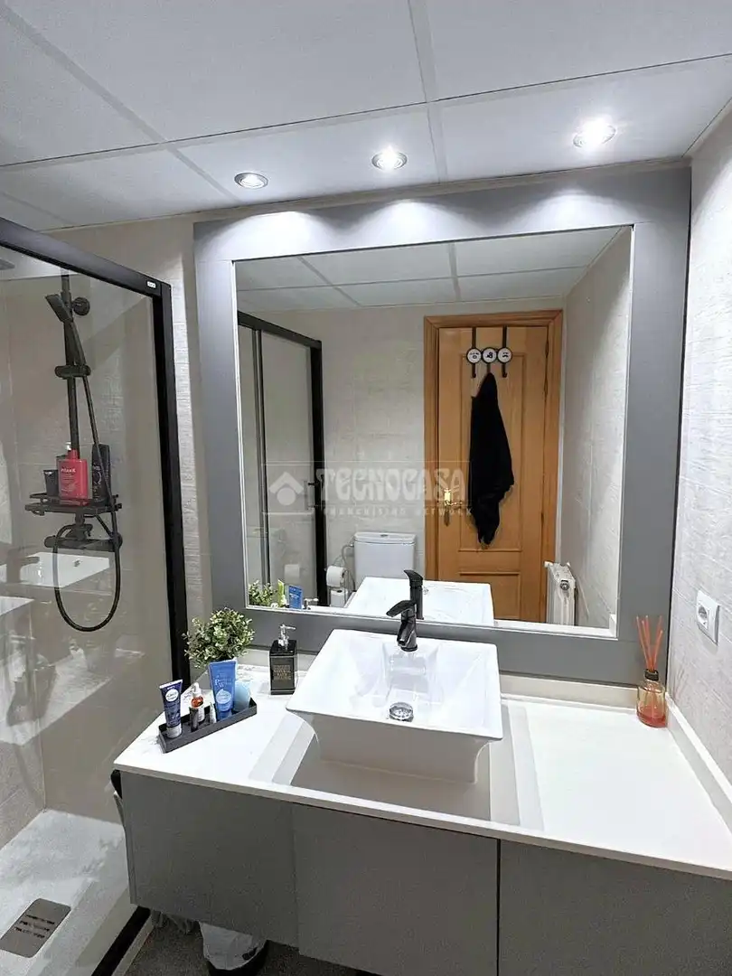 Baño de Casa adosada en venta en Boadilla del Monte con Aire acondicionado, Calefacción y Piscina comunitaria