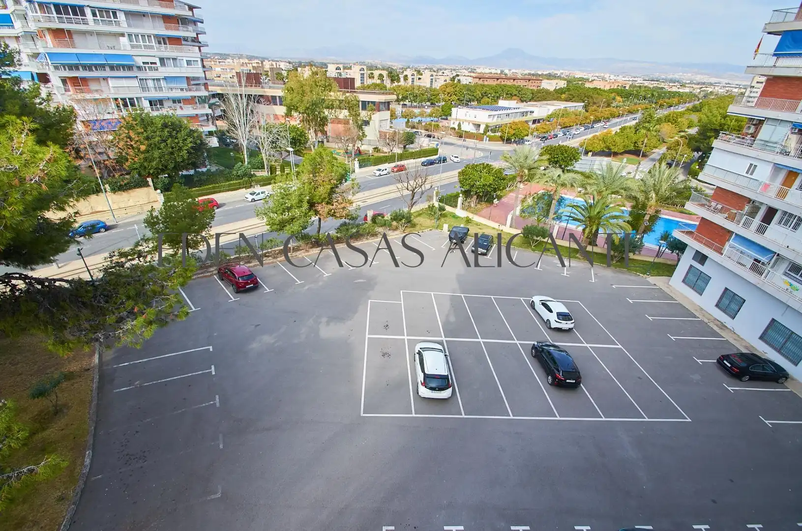 Parking de Apartamento en venta en Alicante / Alacant con Terraza, Trastero y Amueblado