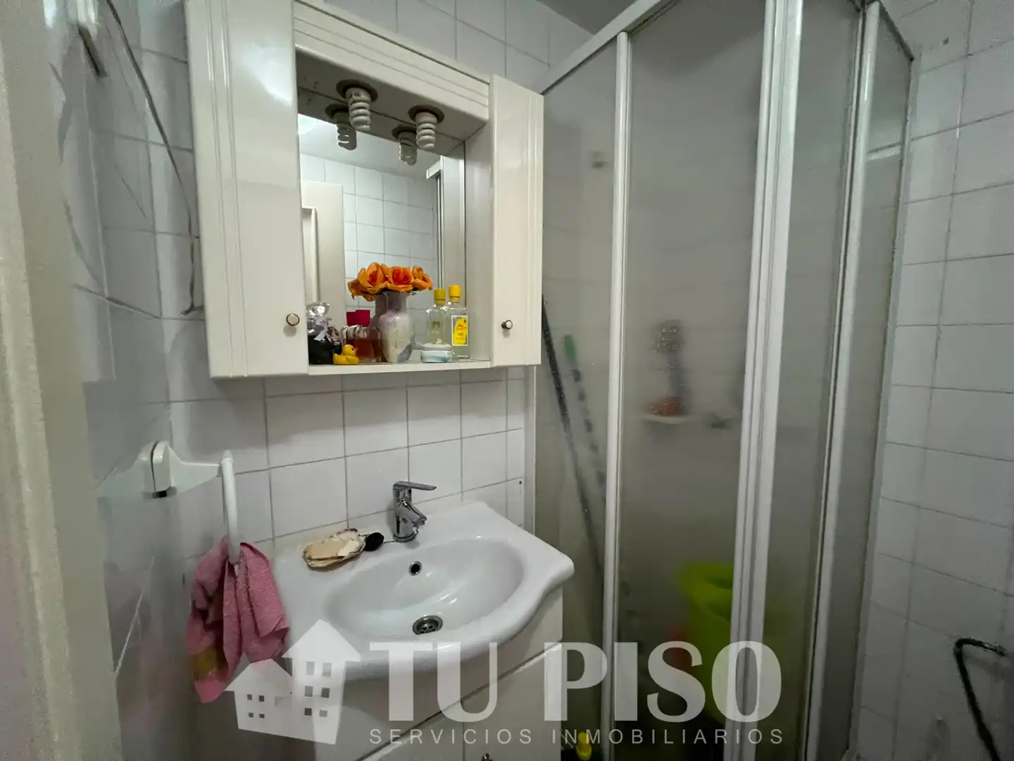 Baño de Piso en venta en Madrid con Calefacción, Terraza y Amueblado
