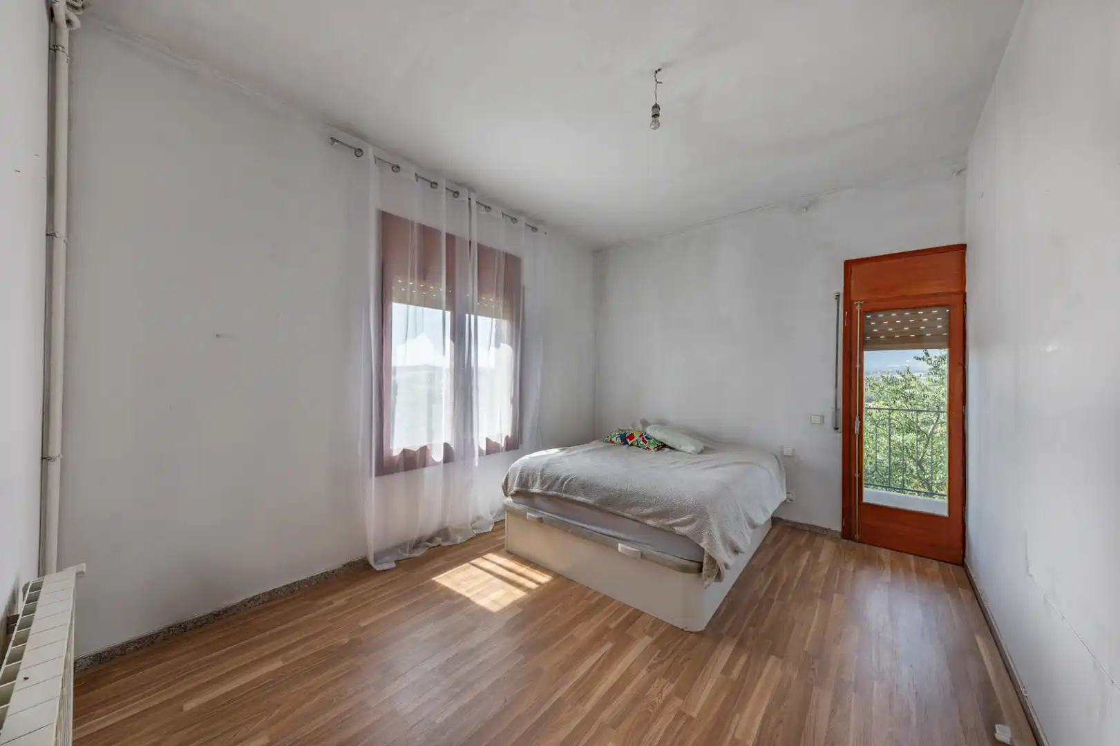 Habitación de Casa o chalet en venta en Llinars del Vallès con Aire acondicionado, Calefacción y Jardín privado