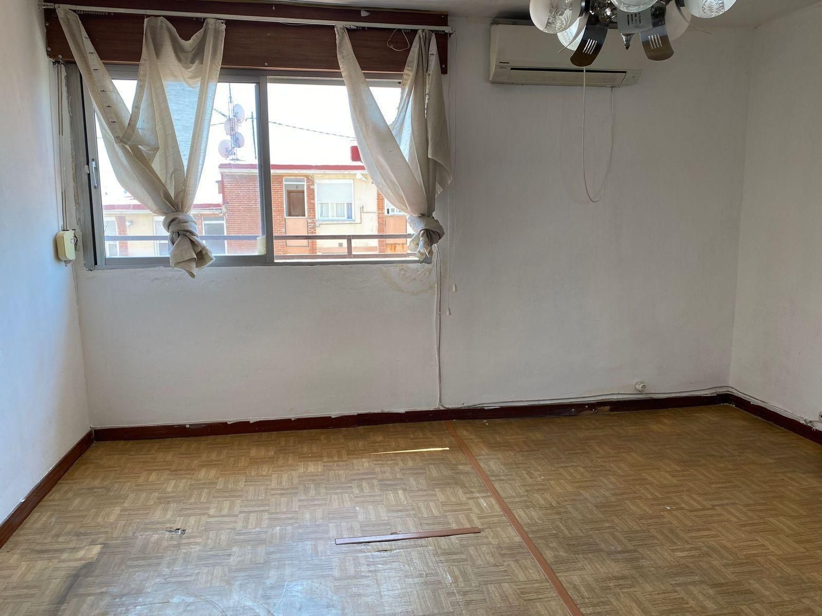 Dormitori de Pis en venda en  Madrid Capital