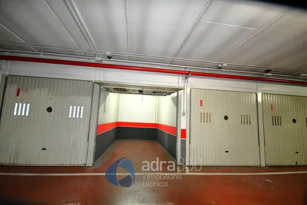 Aparcament de Garatge en venda en  Logroño
