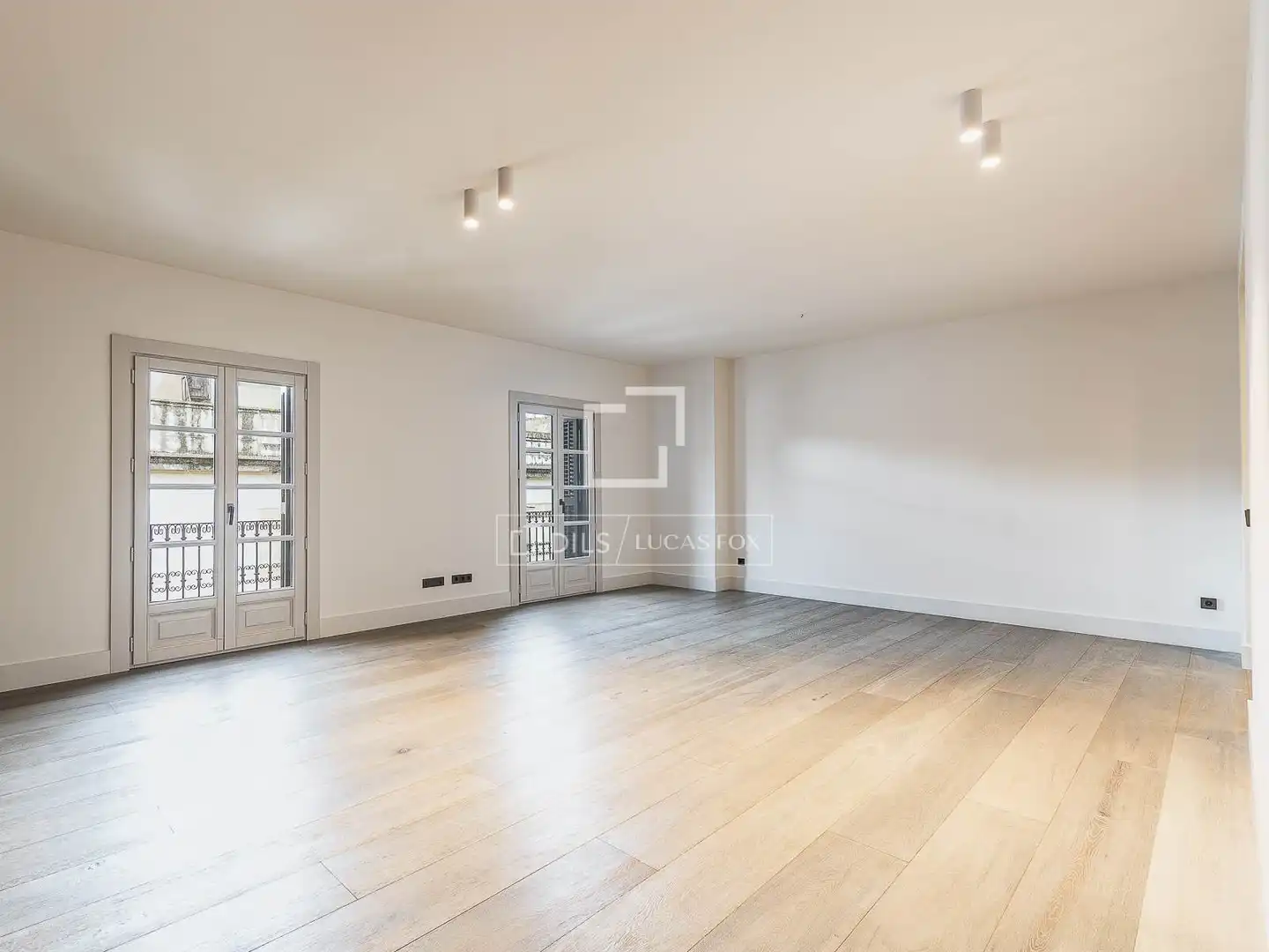 Vista exterior de Piso en venta en Barcelona con Aire acondicionado, Calefacción y Terraza