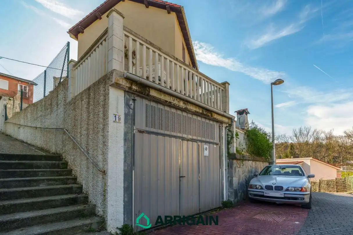 Vista exterior de Pis en venda en Donostia - San Sebastián  amb Calefacció, Jardí privat i Terrassa