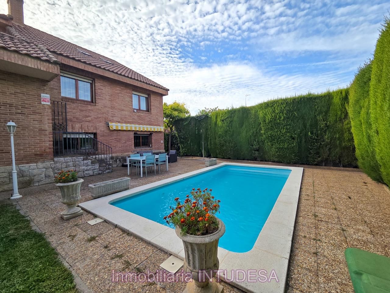 Swimming pool of House or chalet for sale in Fontellas  with Air Conditioner, Heating and Private garden
