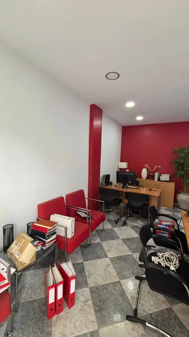 Local de alquiler en Calle Beethoven, Los Guindos - Parque Mediterráneo - Santa Paula