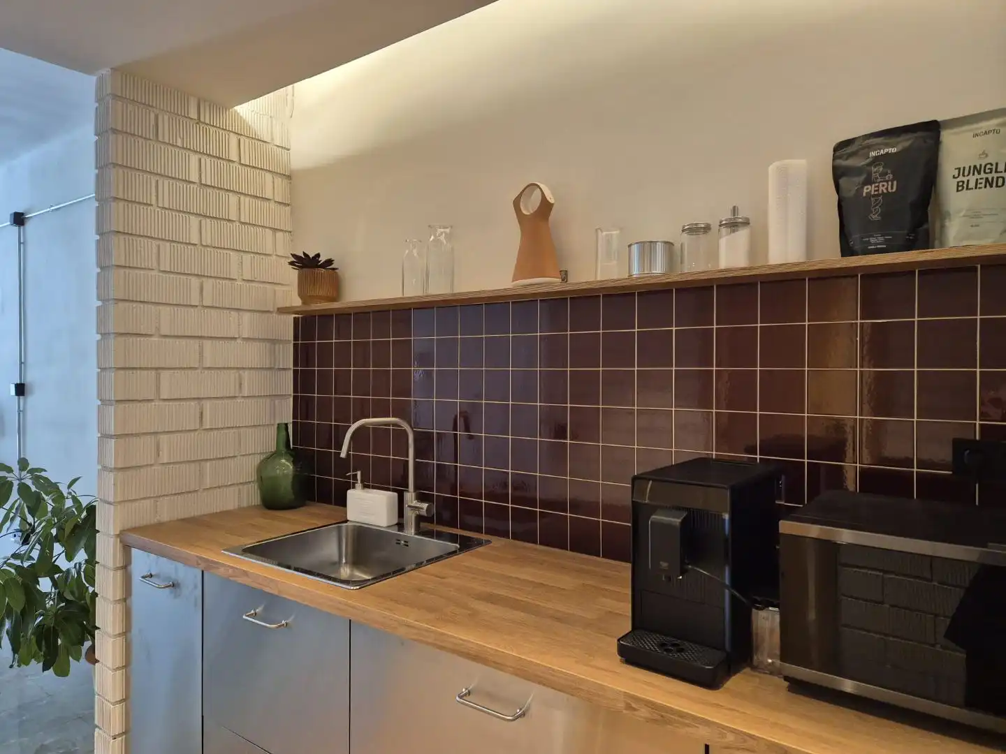 Küche von Büro zur Miete in Barcelona mit Klimaanlage, Terrasse und Möbliert