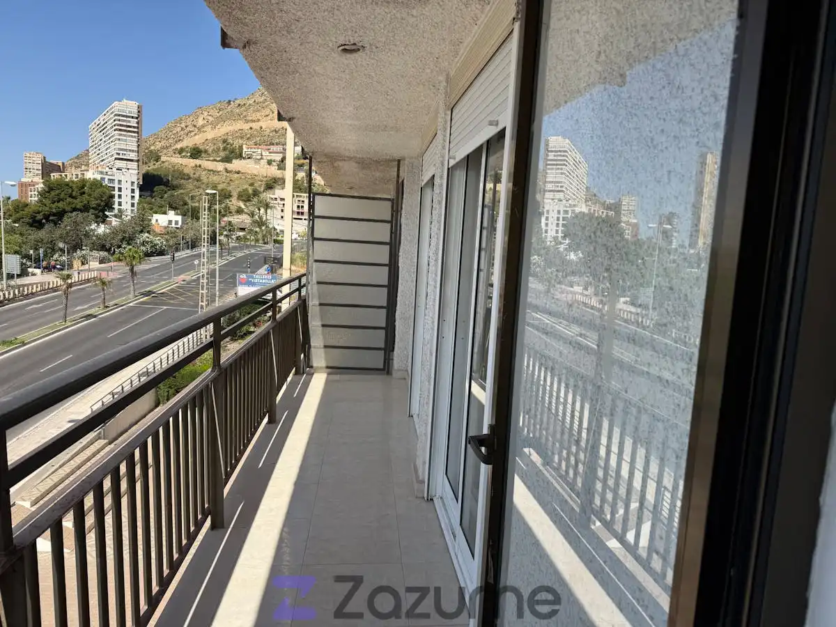 Terrasse von Wohnung zur Miete in Alicante / Alacant mit Klimaanlage, Terrasse und Möbliert