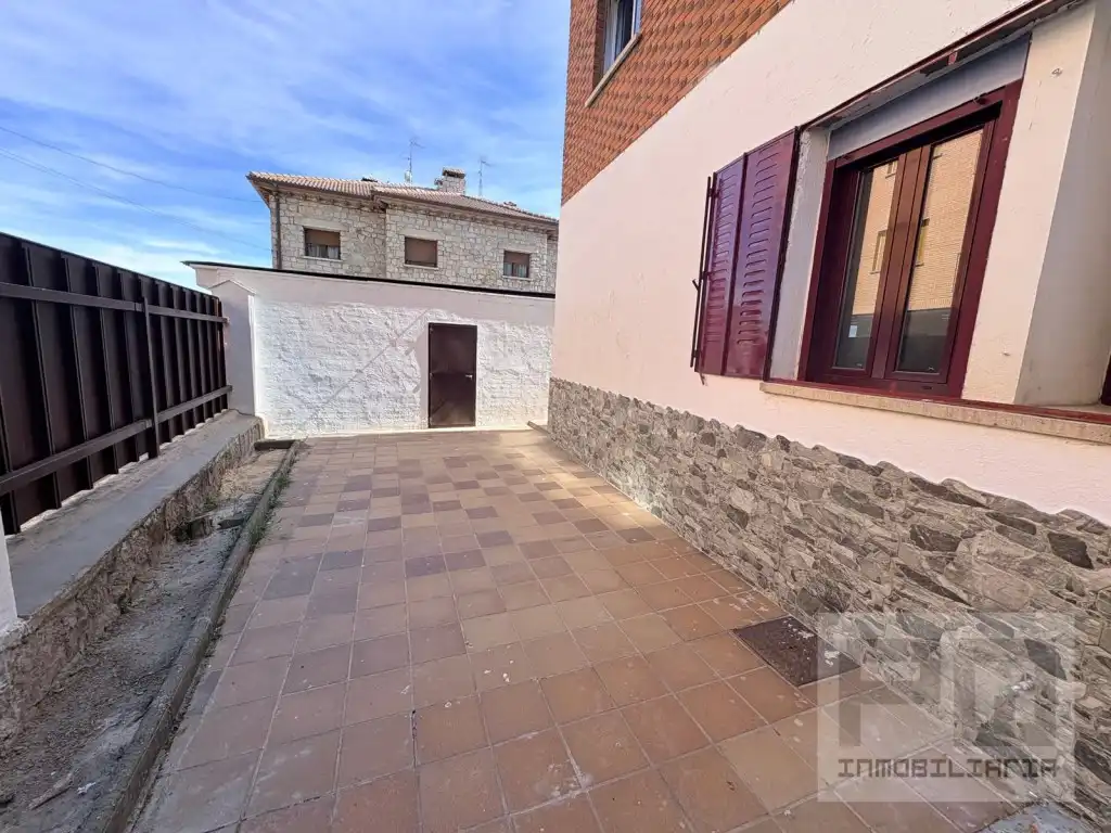 Terraza de Planta baja de alquiler en Las Navas del Marqués 