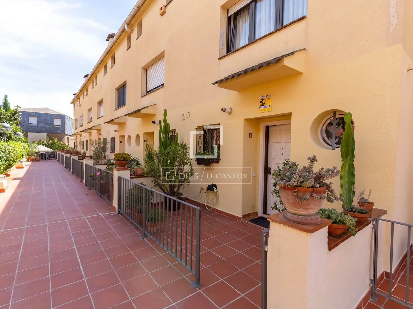 Vista exterior de Casa o chalet en venta en Sant Just Desvern con Aire acondicionado, Calefacción y Jardín privado