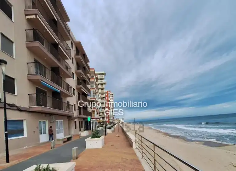 Vista exterior de Apartamento en venta en Sueca con Aire acondicionado, Calefacción y Amueblado