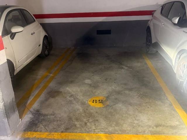Garaje en Alquiler en Avenida Ciudad León de Nicaragua, 1 en Garbinet - Parque de las Avenidas