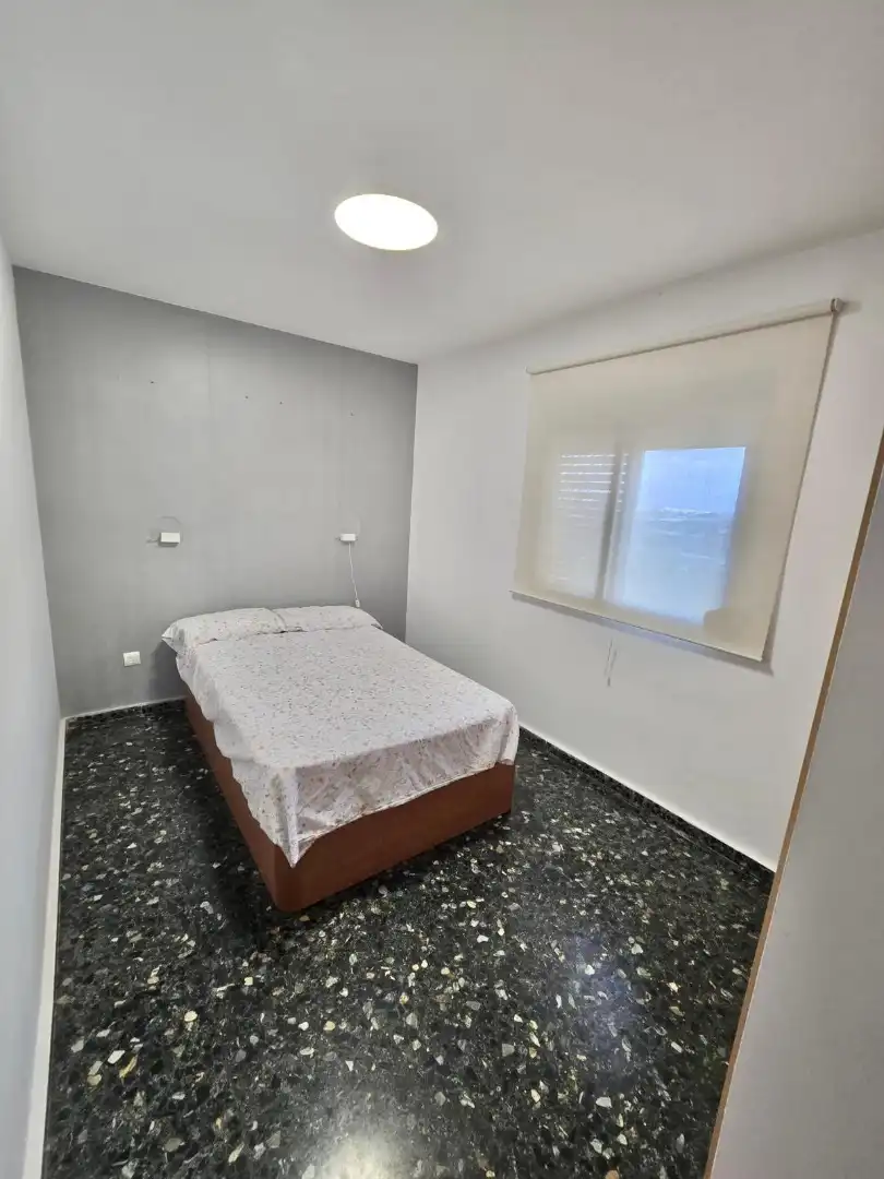 Habitación de Piso de alquiler en La Pobla de Farnals con Aire acondicionado, Amueblado y Horno