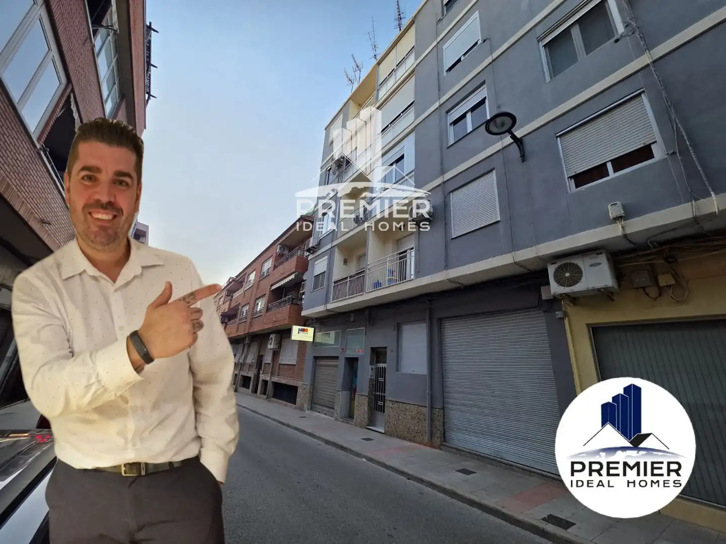 Vista exterior de Piso en venta en Petrer con Aire acondicionado, Calefacción y Amueblado
