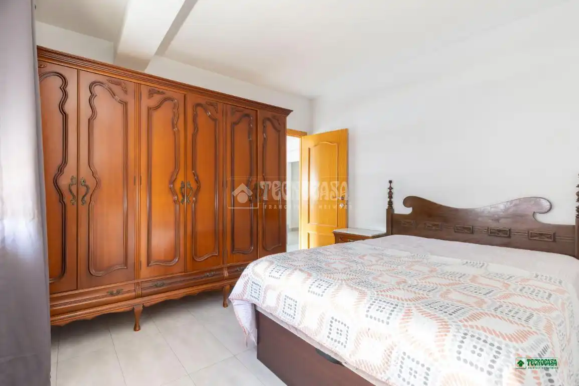 Schlafzimmer von Wohnung zum Verkauf in Almería mit Klimaanlage und Heizung