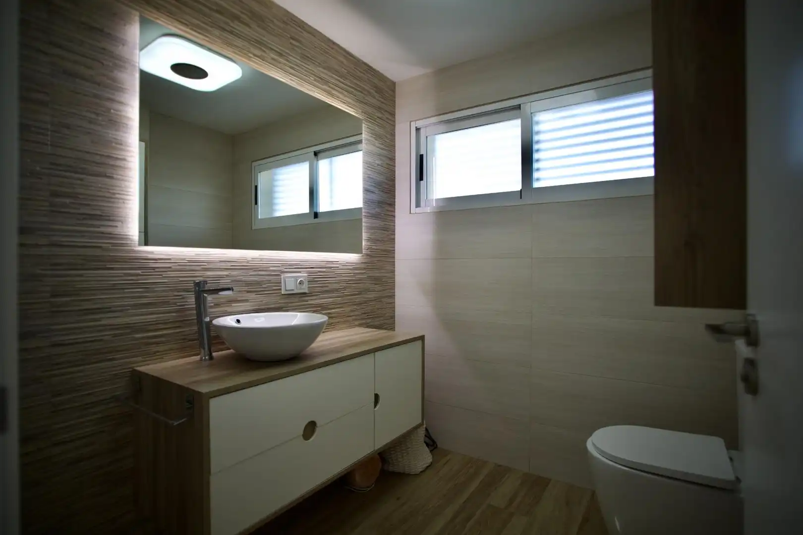 Bathroom of Detached homes for sale in Monforte del Cid  with Air Conditioner, Private garden and Parquet flooring
