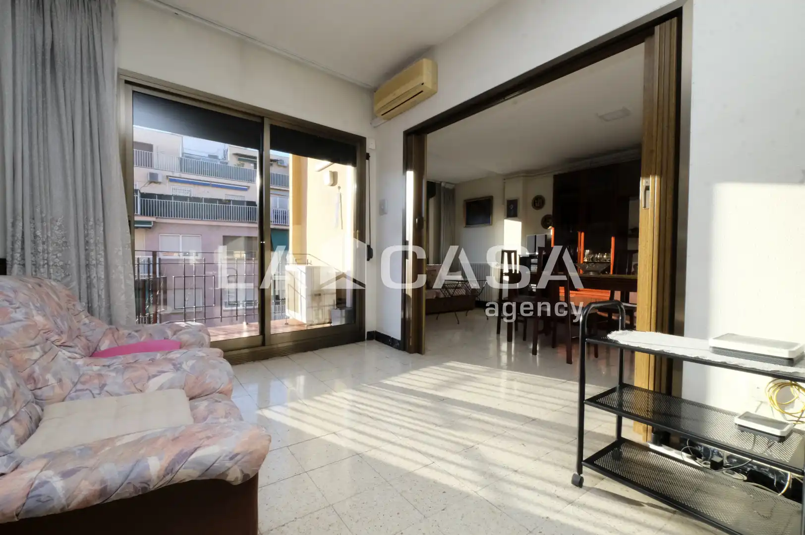 Piso en venta en Barcelona con Calefacción y Balcón