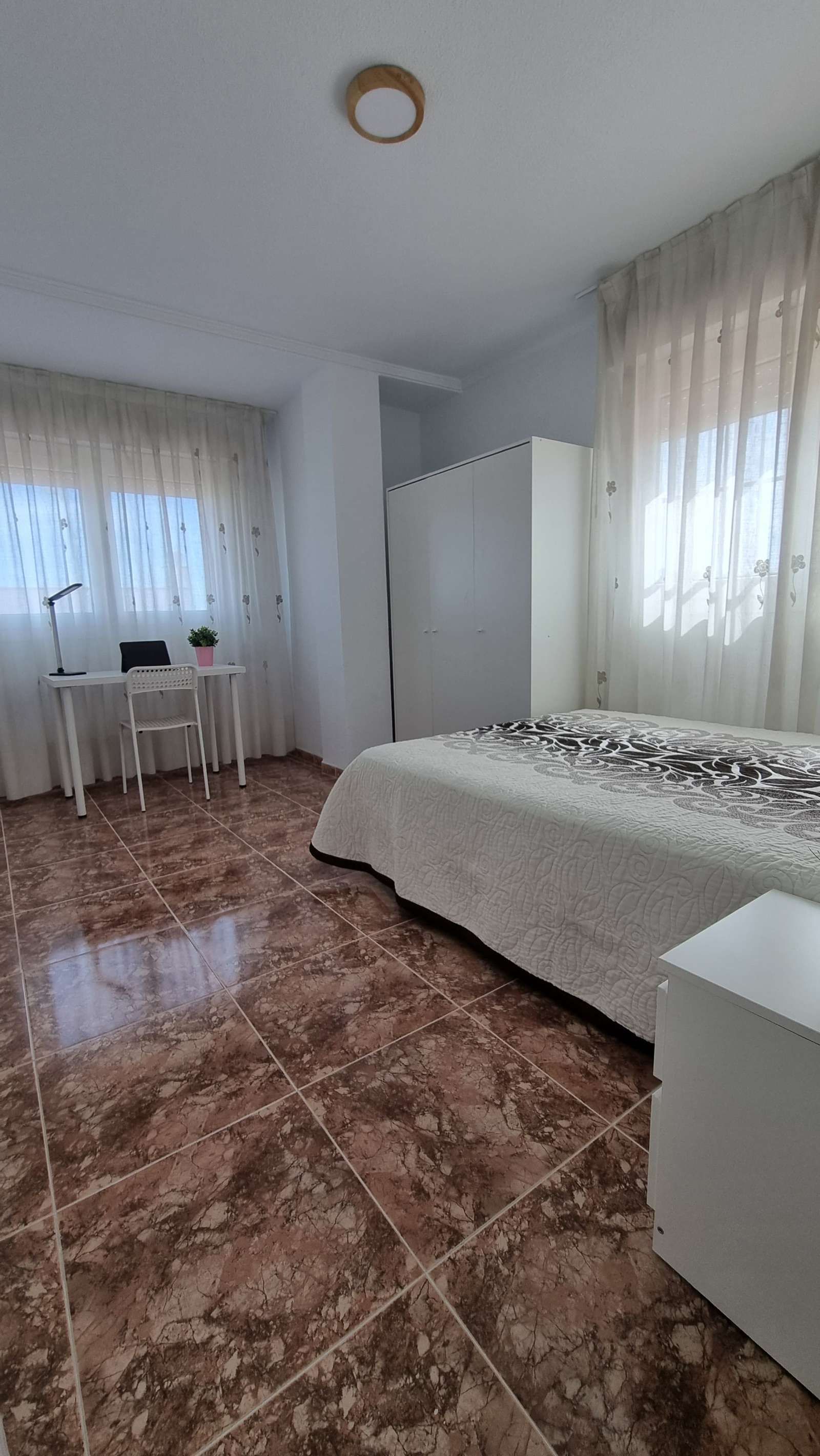 Bedroom of Flat to share in Cartagena  with Air Conditioner and Terrace