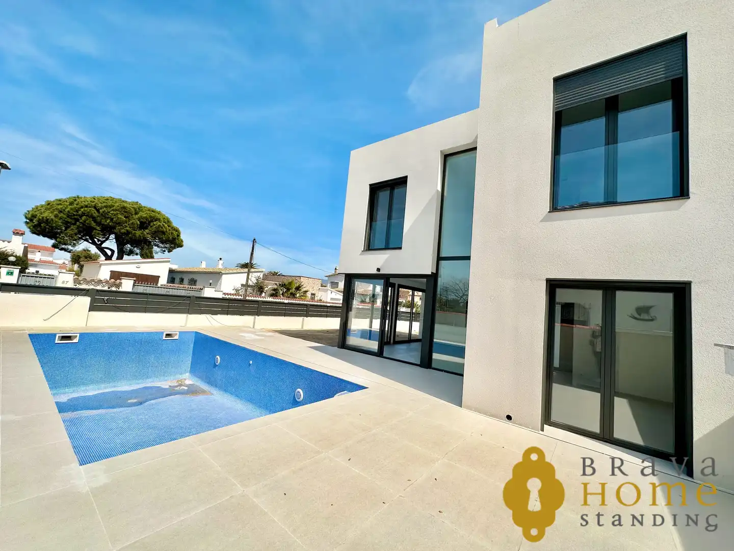 Exterior view of Houses for sale in Empuriabrava  with Air Conditioner, Heating and Private garden