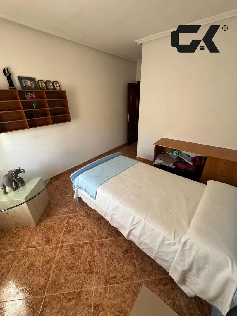 Habitación de Casa adosada en venta en Murcia