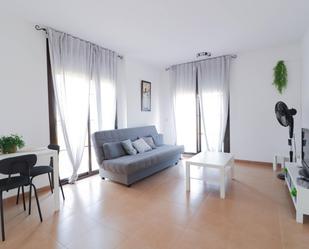 Sala d'estar de Pis de lloguer en Huércal de Almería amb Balcó
