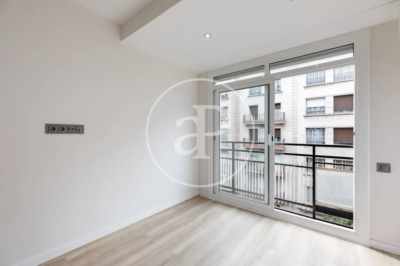 Appartement avec terrasse à vendre à Carrer de València, imagen 3