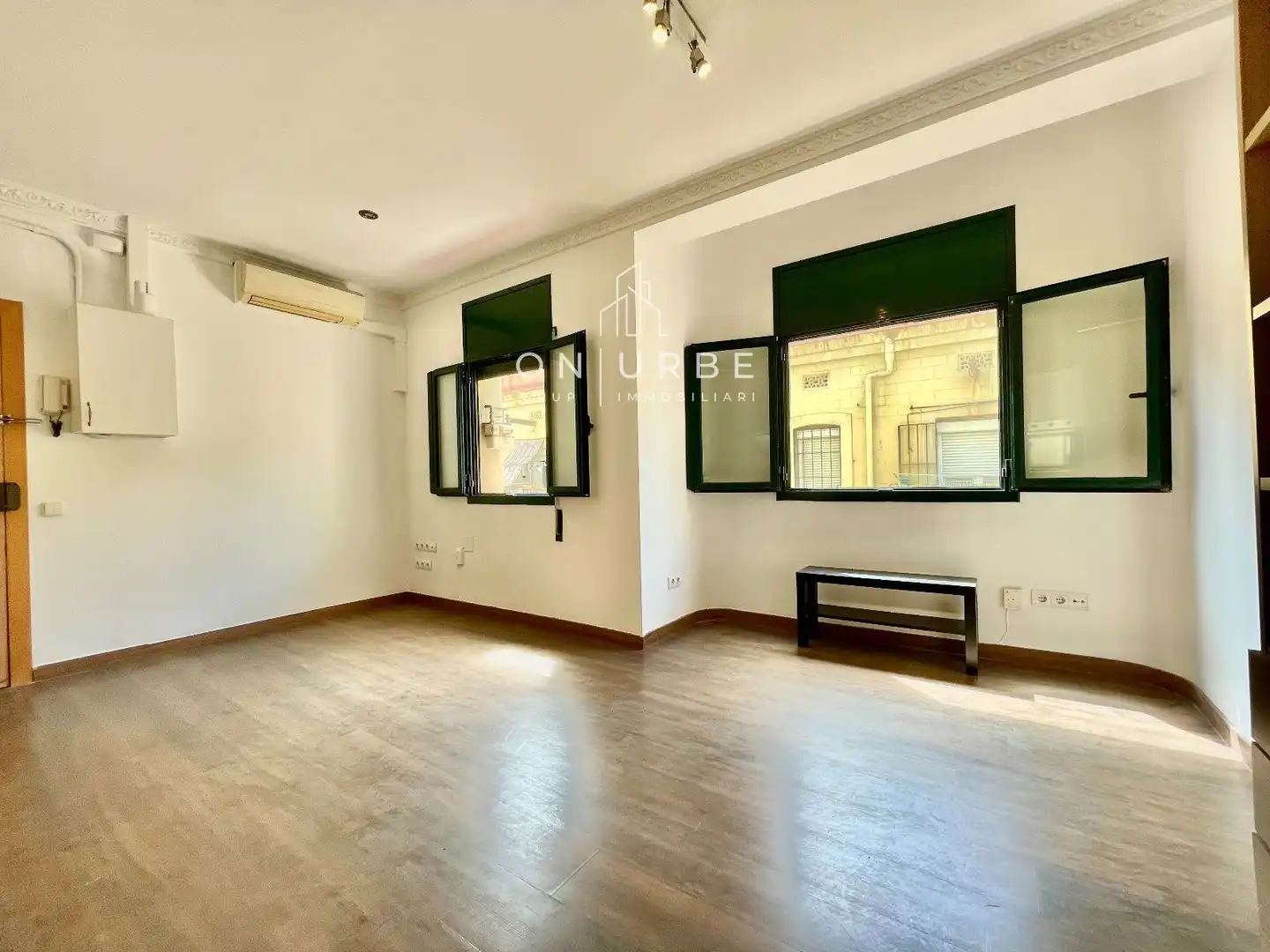Piso en venta en Barcelona con Aire acondicionado, Calefacción y Parquet