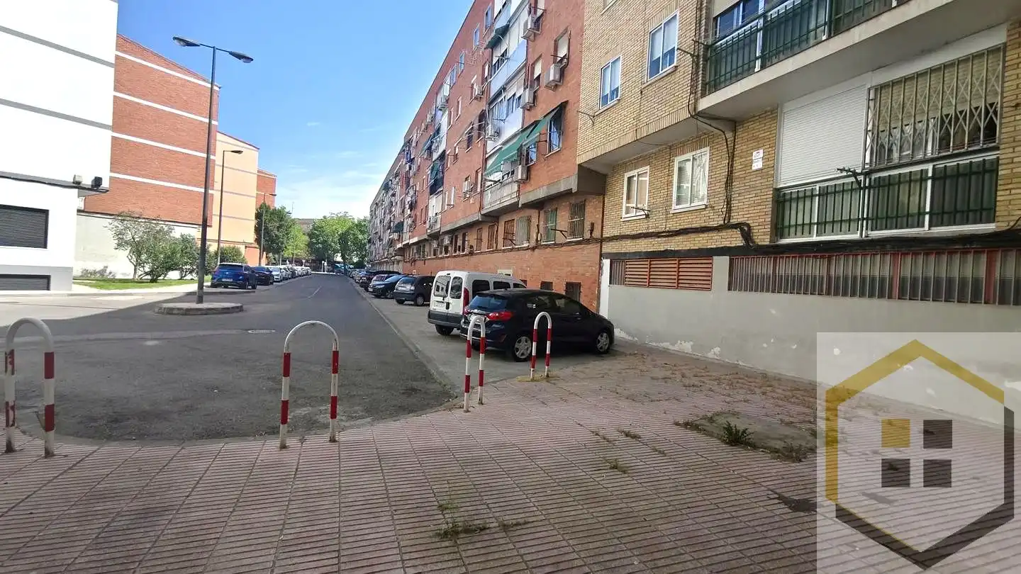 Aparcament de Local de lloguer en Getafe amb Aire condicionat