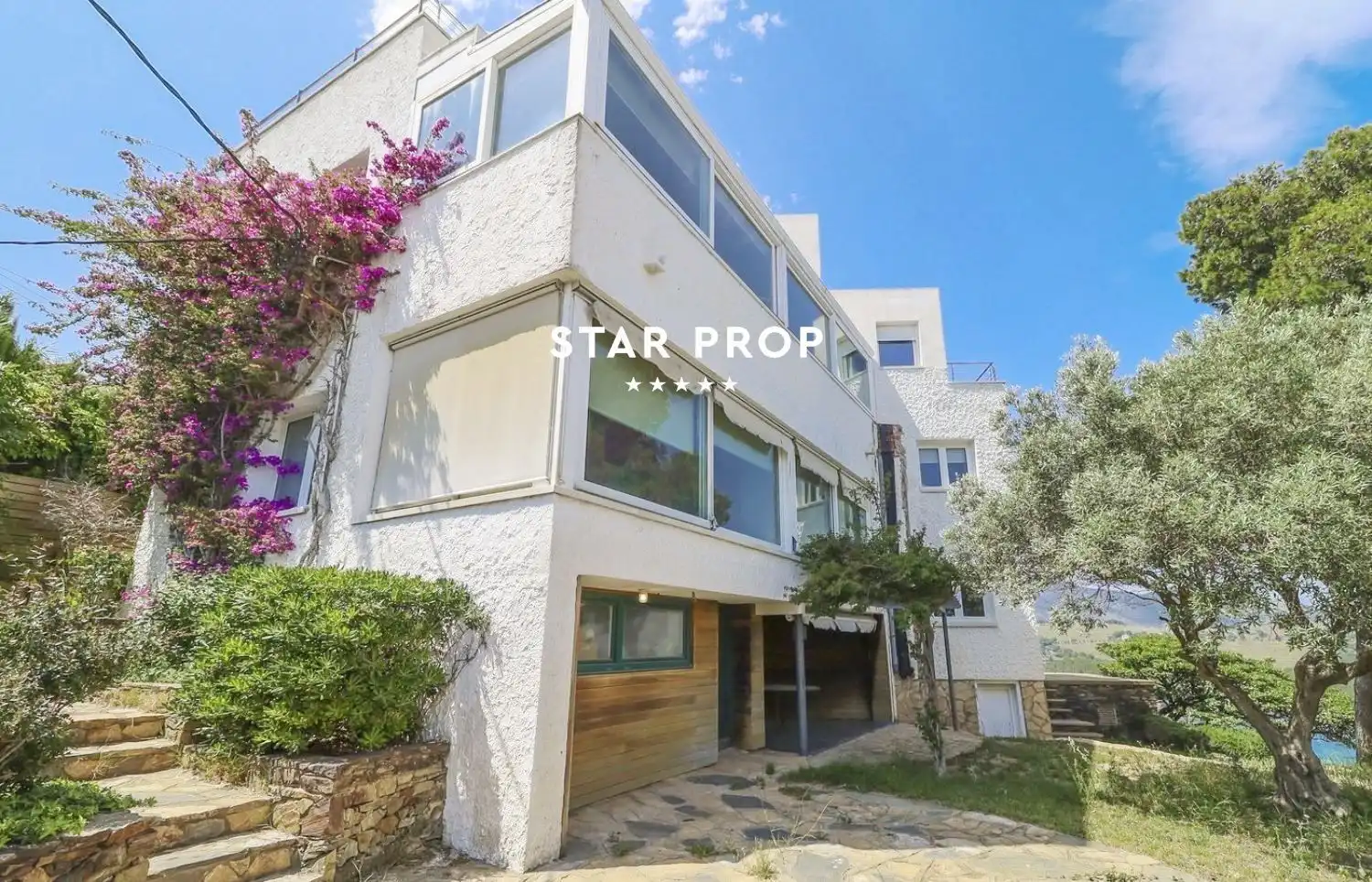 Vista exterior de Casa o xalet en venda en Llançà amb Aire condicionat, Calefacció i Parquet