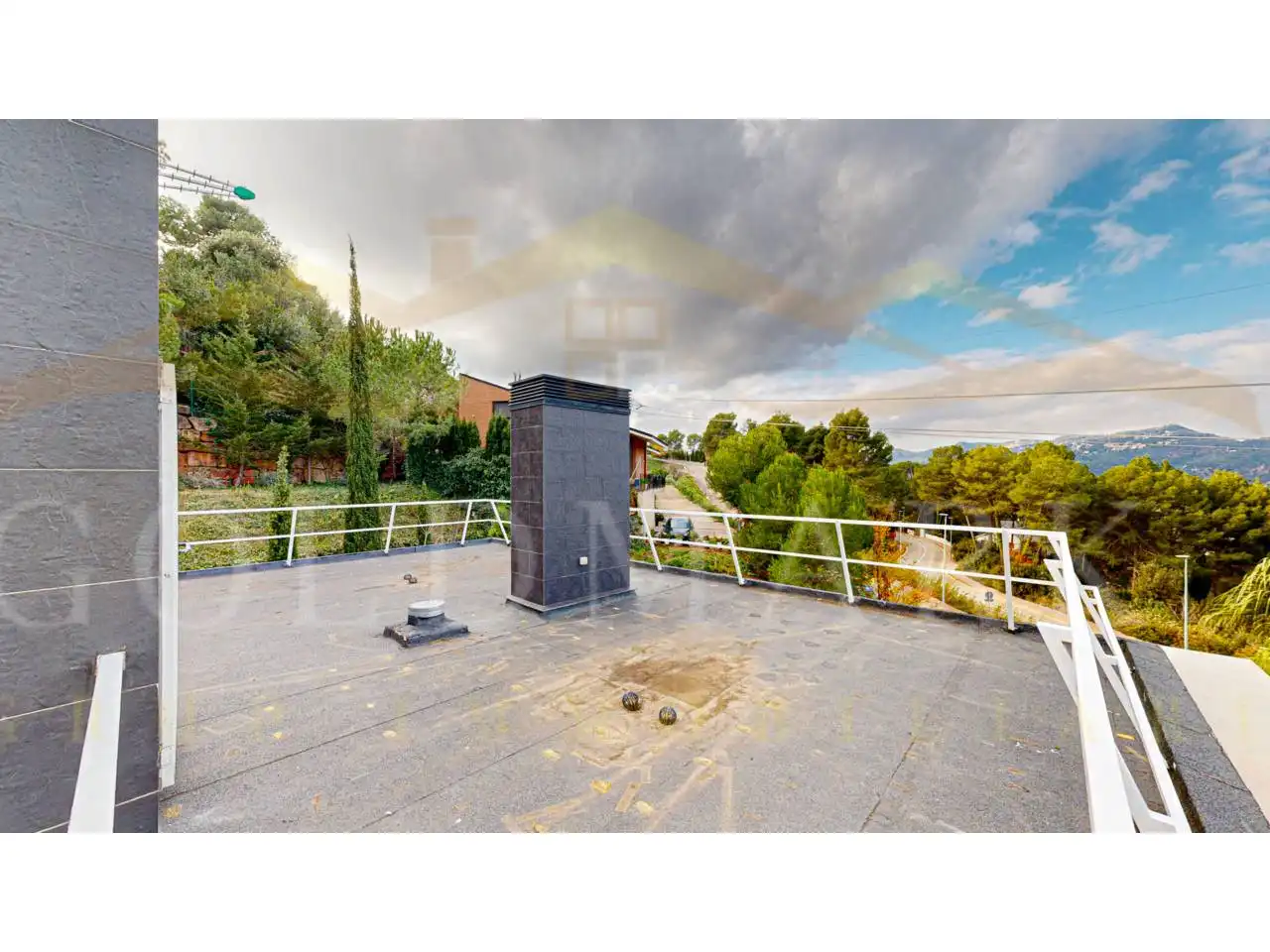 Vista exterior de Casa o xalet en venda en Corbera de Llobregat amb Aire condicionat, Calefacció i Jardí privat