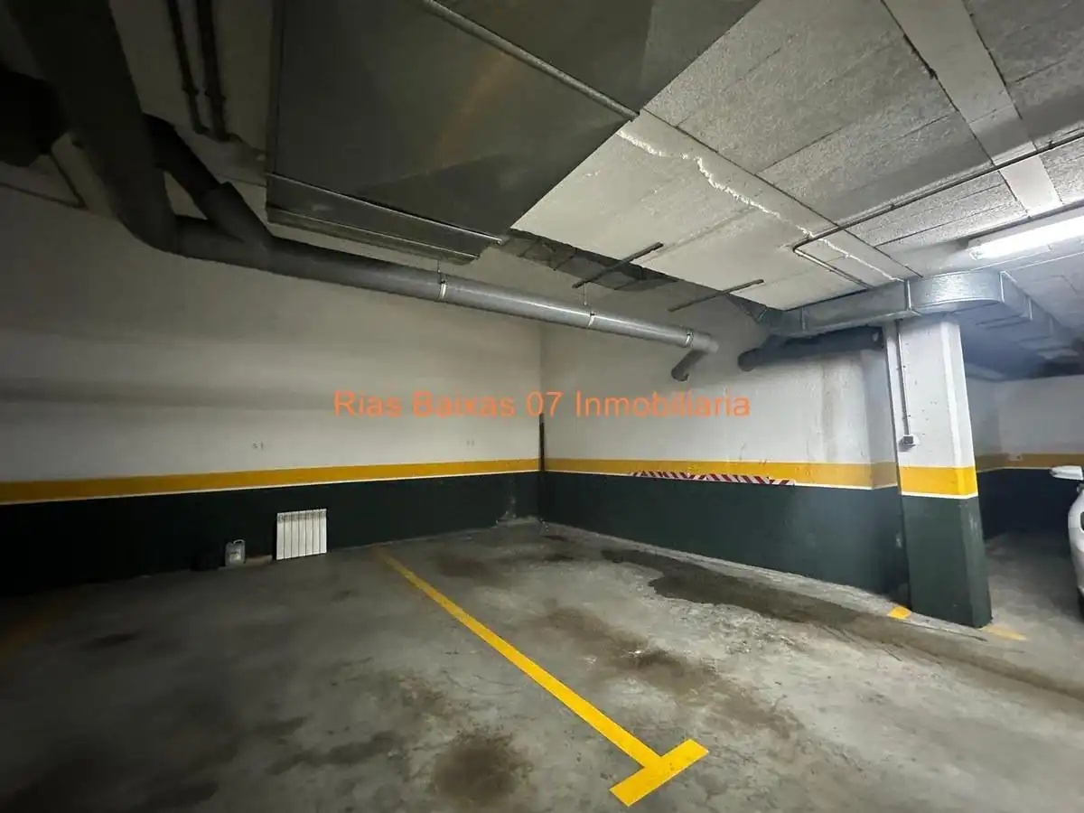 Parking de Piso en venta en Vigo  con Calefacción y Balcón