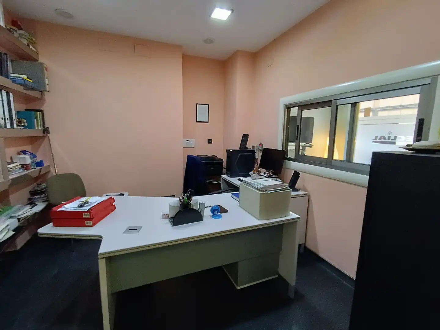 Local en venta en Alicante / Alacant con Aire acondicionado, Amueblado y Internet