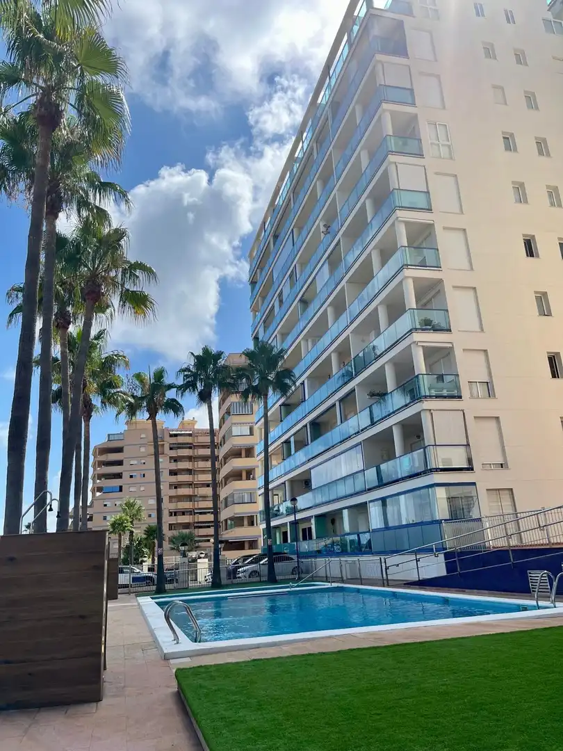 Vista exterior de Piso en venta en La Manga del Mar Menor con Terraza