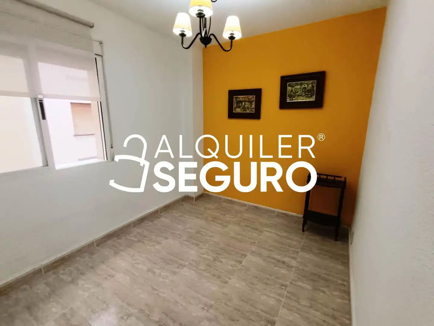 Dormitori de Pis de lloguer en Leganés amb Calefacció i Moblat