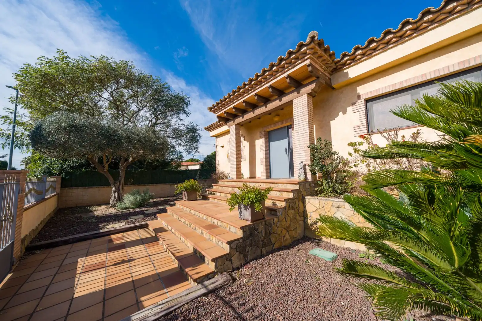 Vista exterior de Casa o xalet en venda en Torroella de Fluvià amb Aire condicionat, Calefacció i Jardí privat