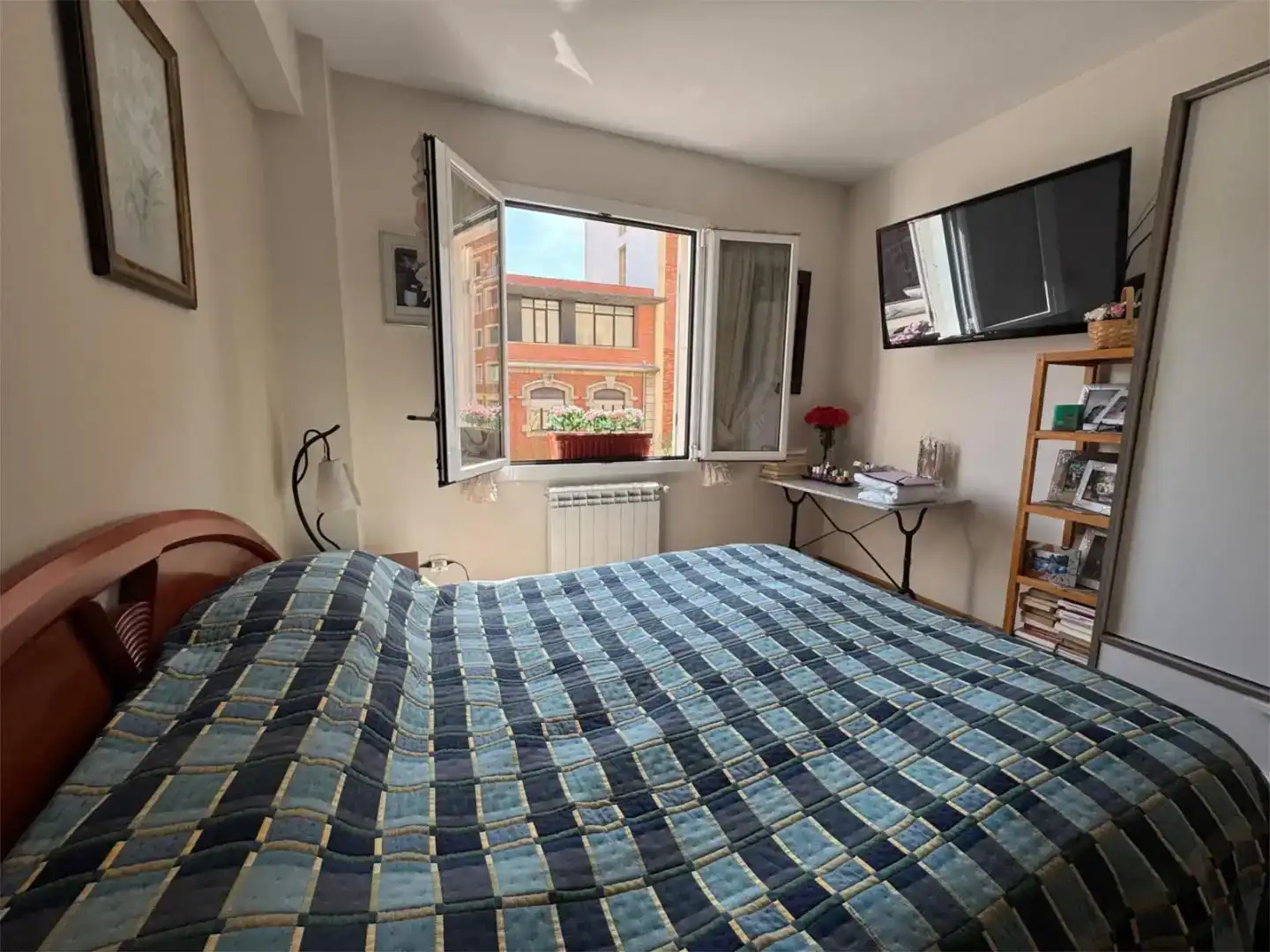 Bedroom of Flat for sale in Lovaina