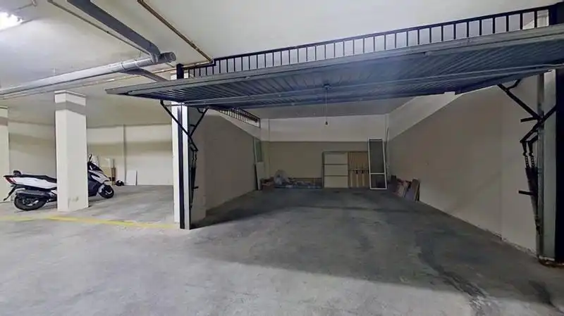 Parkplatz von Dachboden zum Verkauf in Cúllar Vega mit Terrasse und Balkon