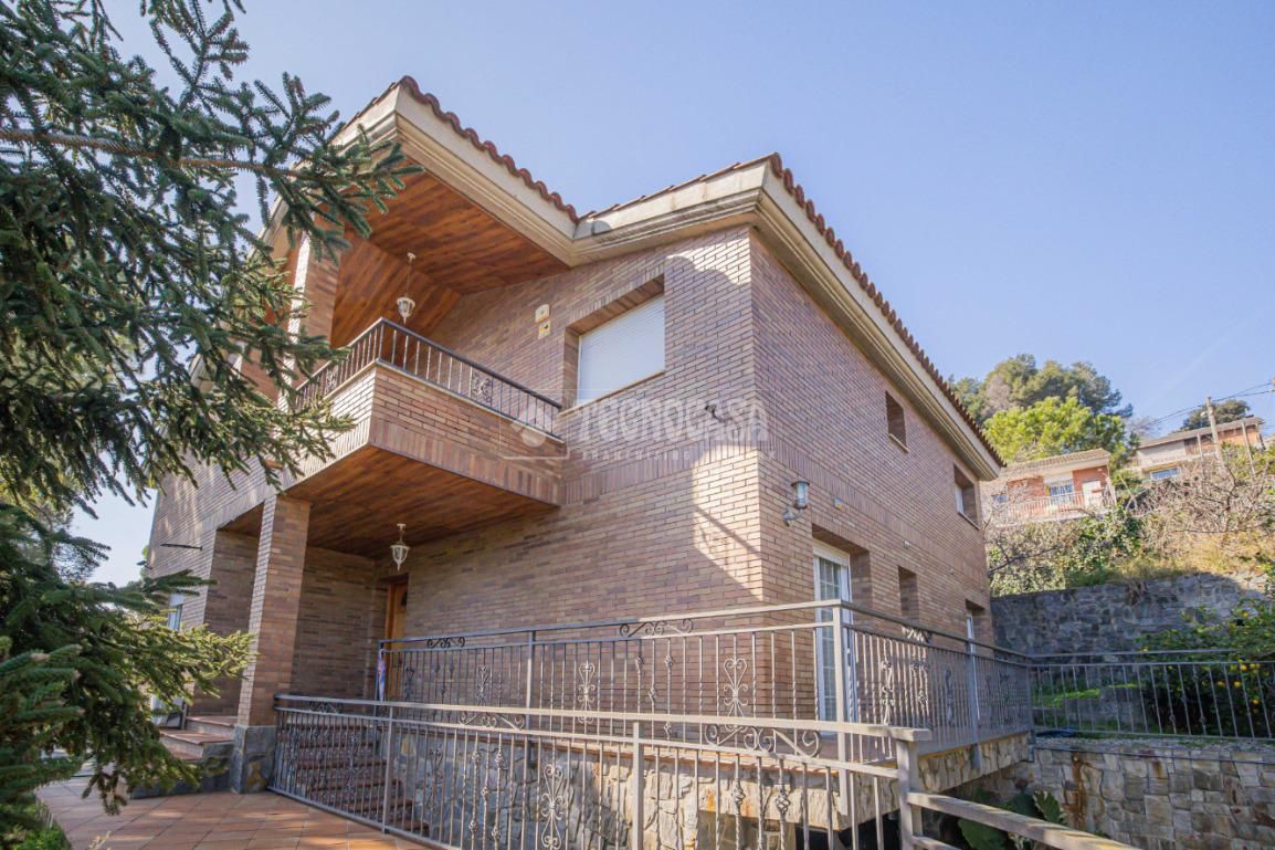 Exterior view of Houses for sale in Rubí  with Air Conditioner, Heating and Terrace