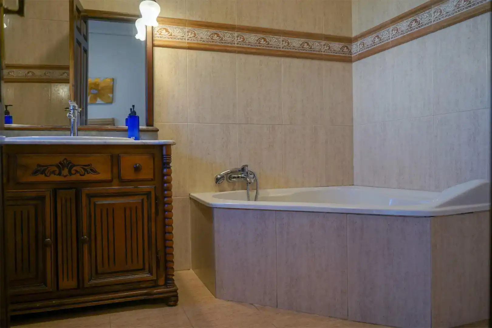 Baño de Casa o chalet de alquiler en Almedinilla con Aire acondicionado, Jardín privado y Piscina
