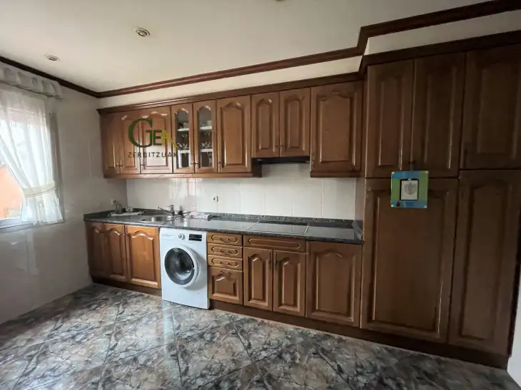 Cuina de Casa o xalet en venda en Villabona amb Calefacció, Terrassa i Traster