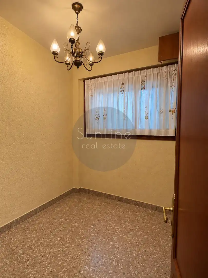 Dormitori de Pis en venda en Torrent amb Aire condicionat, Moblat i Balcó