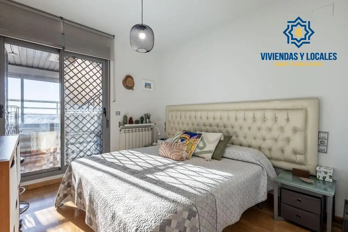 Penthouse mit Pool zum Verkauf in Avenida DE LA ILUSTRACION, imagen 15