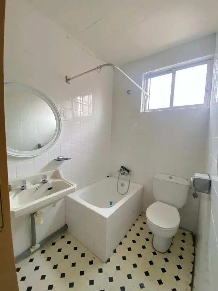 Bathroom of Houses for sale in Carrocera  with Storage room