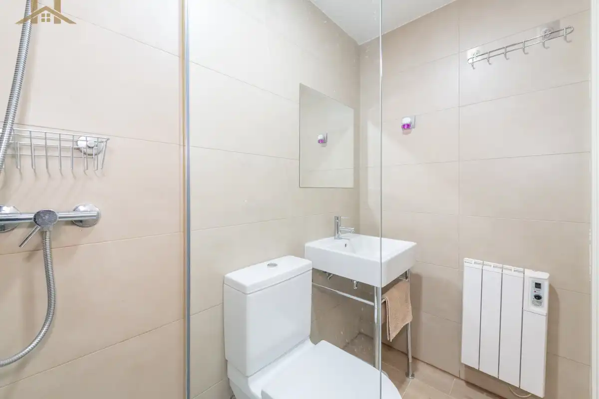 Bany de Pis en venda en Pinto amb Aire condicionat, Calefacció i Terrassa
