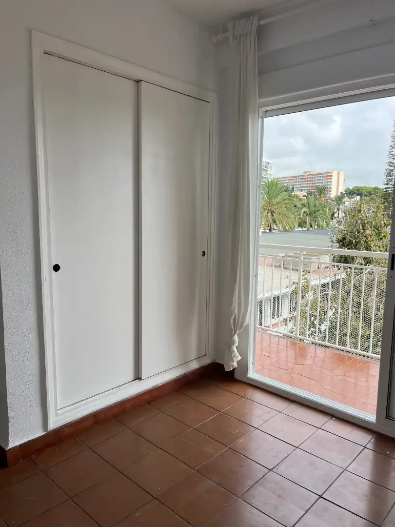 Appartamento con piscina in affitto a Puerto Marina, imagen 9