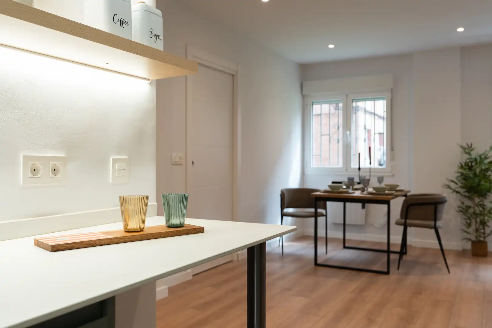 Cuina de Pis en venda en Gijón  amb Calefacció, Parquet i Terrassa