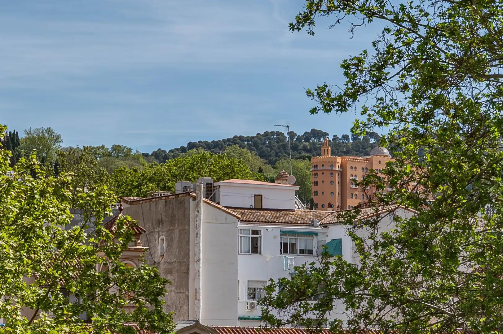 Vista exterior de Piso en venta en Granada con Calefacción, Parquet y Alarma