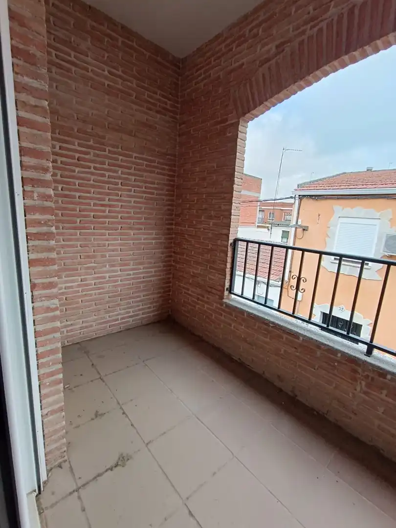 Terrasse von Einfamilien-Reihenhaus zum Verkauf in Talavera de la Reina mit Abstellraum