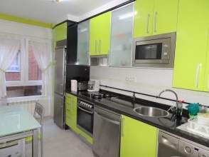 Piso de alquiler en La Calzada